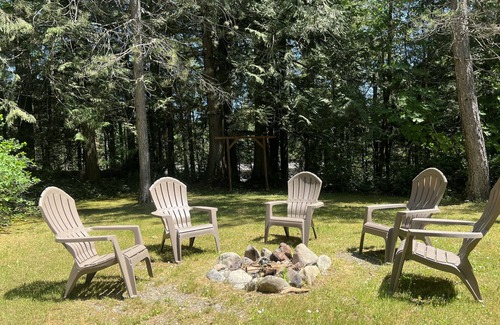 Port Angeles Cottage | Cozy cottage in the woods, sleeps 9-10, close to Olympic National Park and Lakes