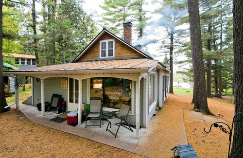 Waupaca Cottage | Cozy cottage in the heart of Waupaca's Chain O Lakes