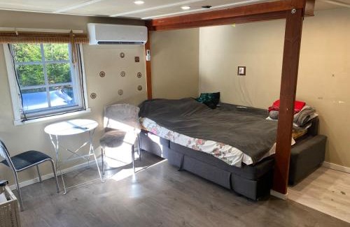 Edsbro House | Cozy cottage in the woods near lake & sauna