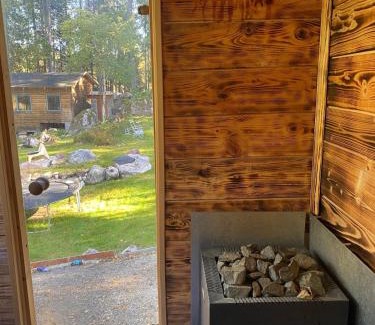 Edsbro House | Cozy cottage in the woods near lake & sauna