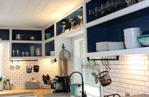 Pentwater House | Cozy cottage just minutes from Lake Michigan!