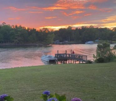 Bowling Green House | Cozy Cottage Leisure on Lake Wylie