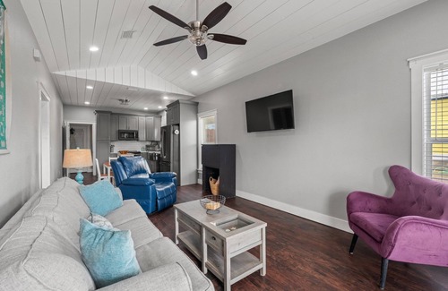 Port St. Joe Cottage | Cozy cottage near beach - Pet Friendly with large fenced yard