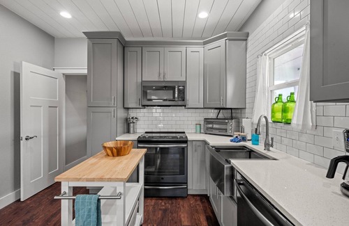 Port St. Joe Cottage | Cozy cottage near beach - Pet Friendly with large fenced yard