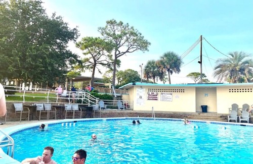 Theodore House | Cozy Cottage near Dauphin Island!