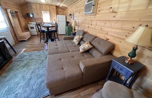 Hickman Cottage | Cozy cottage near Music City USA , sleeps 3n