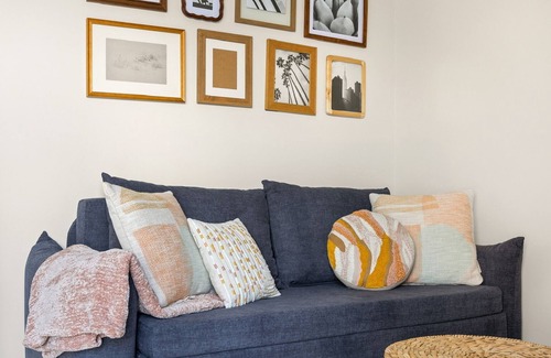 Sun Valley Cottage | Cozy Cottage Near Universal Studios with Private Patio
