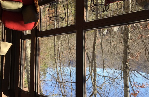 Waynesville House | Cozy cottage nestled in Highland Forest.
