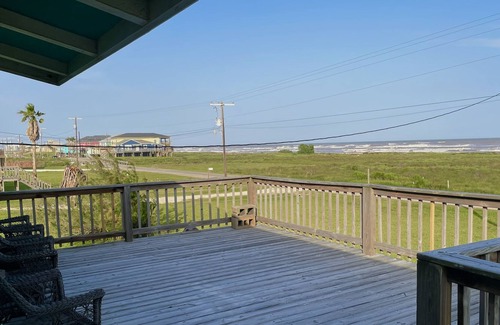 Cedar Lane Cottage | Cozy Cottage nestled between Sargent Beach and ICW