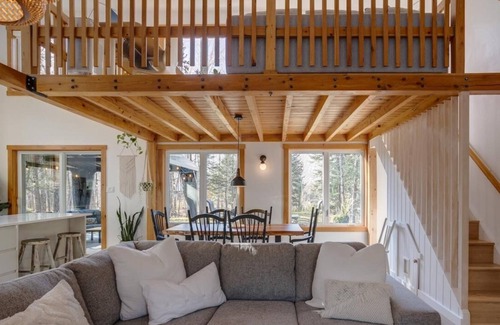 Eastman Cottage | Cozy cottage nestled on the west side of Mont-Orford.