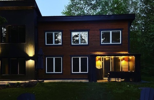 Eastman Cottage | Cozy cottage nestled on the west side of Mont-Orford.