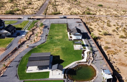 San Tan Valley Cottage | Cozy Cottage on 1.5 acres with Private Pond near hiking and biking trails