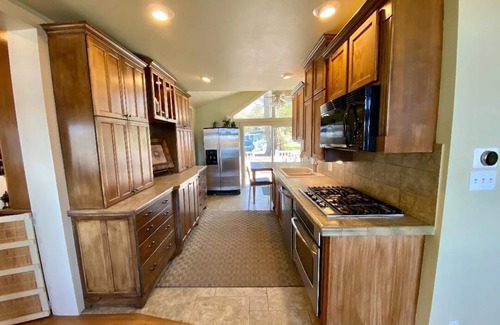 New Carlisle Cottage | Cozy Cottage On Hudson Lake - Near New Buffalo, Notre Dame & Amazon data center