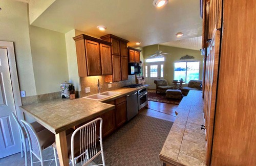 New Carlisle Cottage | Cozy Cottage On Hudson Lake - Near New Buffalo, Notre Dame & Amazon data center