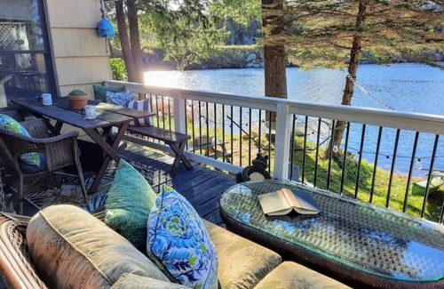Otis Cottage | Cozy Cottage on the Lake