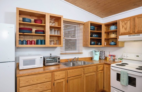 Skyland Cottage | Cozy Cottage on the Ridge 5min to Downtown Asheville