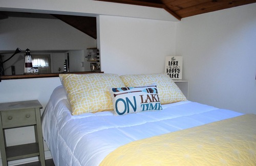 Canandaigua Cottage | Cozy cottage one block to Lake. Perfect for couples & solo travelers w/a pup!