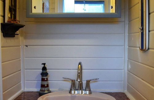 Canandaigua Cottage | Cozy cottage one block to Lake. Perfect for couples & solo travelers w/a pup!