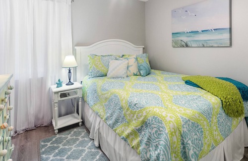 Gulf Shores Cottage | Cozy Cottage - Only 1 mile from the beach!