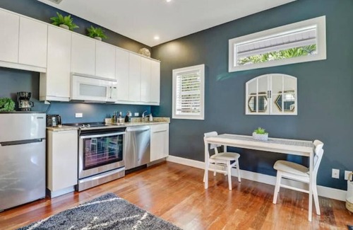 Sun Terrace Cottage | Cozy Cottage - Only 8 Minutes from The Beach in Naples!nn
