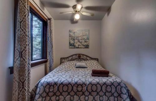 Canadensis House | Cozy Cottage Rental with Small Private Pond in Canadensis, Pennsylvania