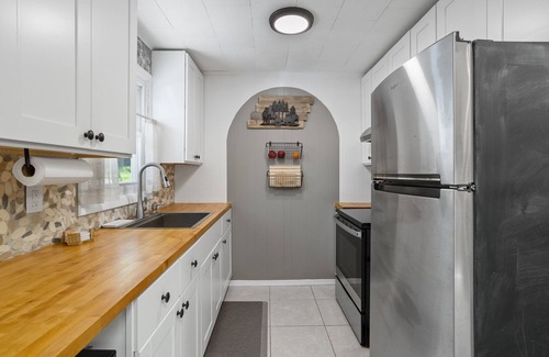 Albrightsville Cottage | Cozy cottage retreat in Albrightsville. 10 min from skiing and tubing!