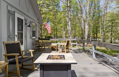 Albrightsville Cottage | Cozy cottage retreat in Albrightsville. 10 min from skiing and tubing!