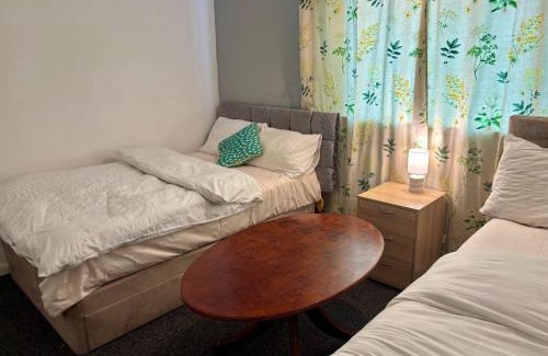 Tipton House | Cozy Cottage Retreat in Tipton