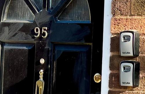 Tipton House | Cozy Cottage Retreat in Tipton