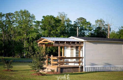 Swansboro Cottage | Cozy cottage retreat, just 8.4 miles from the beautiful beaches of Emerald Isle
