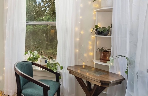 Olympia Cottage | Cozy Cottage Retreat w/Open Air Bath house, one minute walk to Squaxin Park
