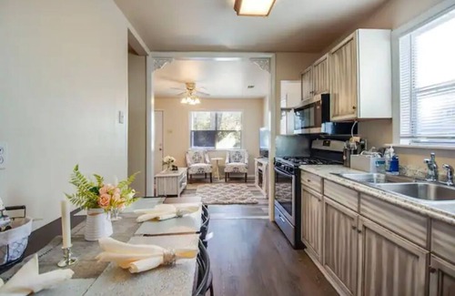 Government Hill House | Cozy Cottage-Style Home Near Historic Downtown
