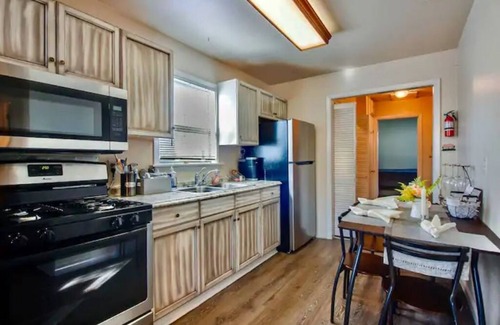 Government Hill House | Cozy Cottage-Style Home Near Historic Downtown