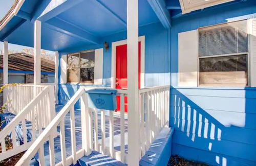 Government Hill House | Cozy Cottage-Style Home Near Historic Downtown