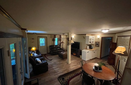 Newland Cottage | Cozy Cottage to enjoy the NC mountains , close to everything