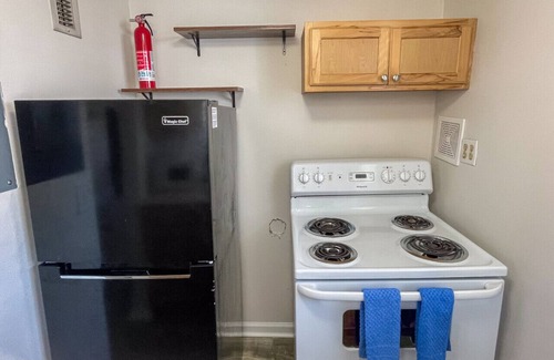 Jacksonville Beach House | Cozy Cottage only 4 Blocks from the Ocean!