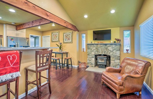 Mount Baldy Cottage | Cozy Cottage w/Grill - 5 Mi to Mt Baldy Resort!
