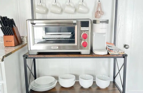 Beverly Grove Cottage | Cozy cottage with 1 bedroom and WiFi, AC in wonderful West Hollywood