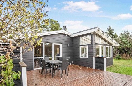 Hou House | Cozy cottage with 600 m to the beach