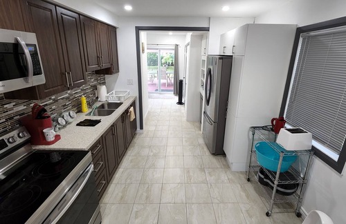 Alcona Cottage | Cozy Cottage with Amazing Location!!!!