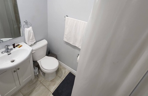 Alcona Cottage | Cozy Cottage with Amazing Location!!!!