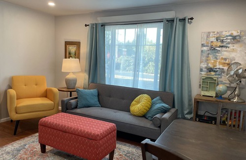 Langley Cottage | Cozy Cottage with deck within walking distance of Langley restaurants and shops.