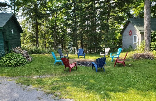 Faraday Cottage | Cozy cottage with private waterfront & wifi