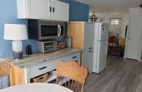 Mid-Coast and Islands Cottage | Cozy Cottage with stunning views of Stover's Cove.