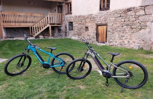 Palogneux Cottage | Cozy Cottage with Wood Stove, Near Skiing & Scenic Trails in Peaceful Farm Setting