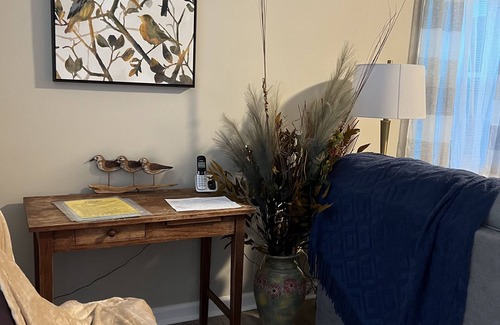 Rippon Cottage | Cozy Cottage/Writers Retreat . Nestled in the woods . Private