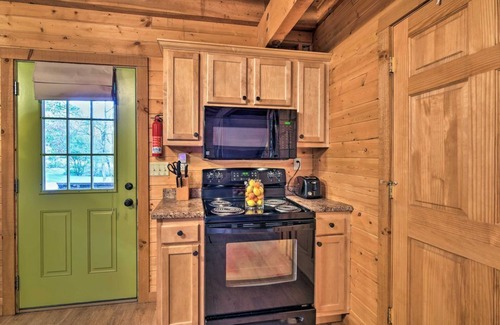 Weaverville Cabin | Cozy Country Cabin w/Wrap Around Porch – 15 Mins to Asheville!
