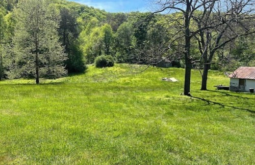 La Follette House | Cozy Country Home for all ATV Riders! Direct Access to Tackett and Royal Blue!