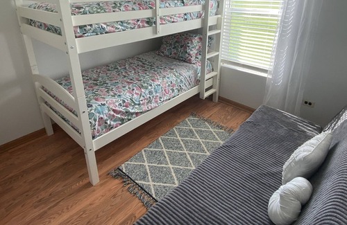 Bangor House | Cozy country house 15minutes from the beach