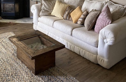 Tyrone House | Cozy country house 7 minutes from town.